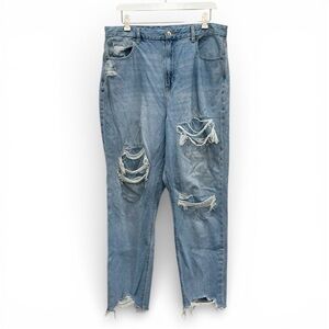 American Eagle Light Wash Distressed Boyfriend Jeans Size 14